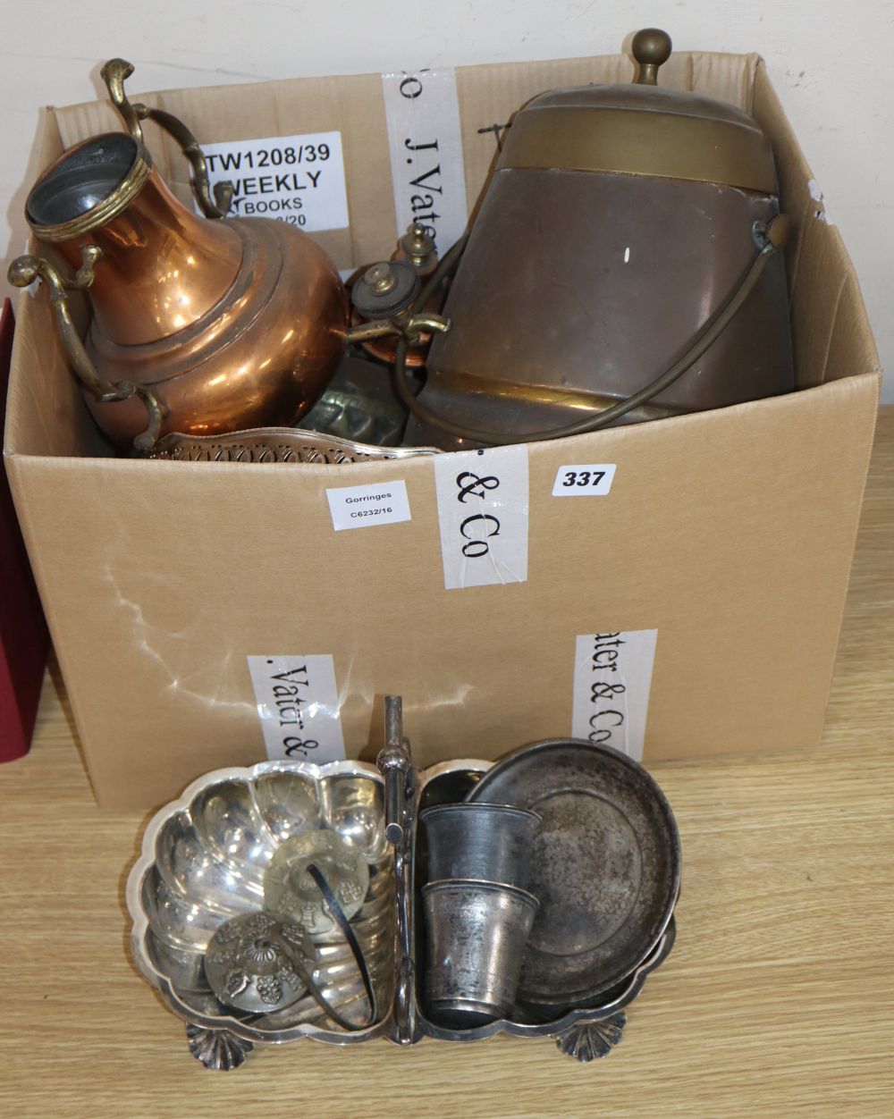 Assorted metalware including copper